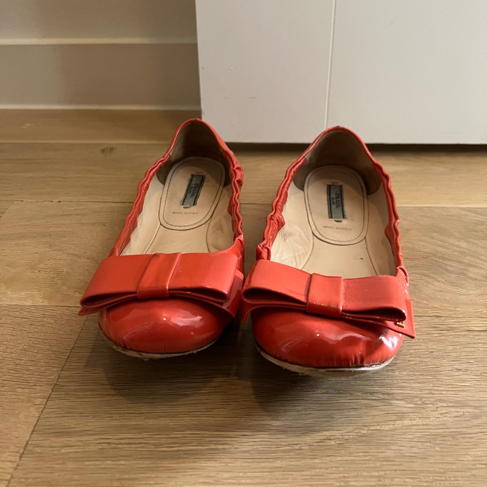 Prada Bow Ballerinas in Size 38